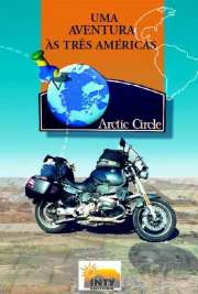   O relato de uma viagem às 3 Américaa (com mais de 30 mil Km), onde o Autor introduz curiosidades históricas e tece considerações, tudo através de uma linguag