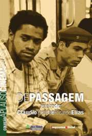   De Passagem foi o grande vencedor do Festival de Gramado de 2003, nas categorias de melhor filme, diretor (o estreante Ricardo Elias), roteiro (de Elias e Cl Produzido pela Raiz, o filme conta uma história humana sobre gente comum. É sobre Jeferson, um