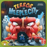 
						Em Terror in Meeple City (anteriormente conhecido como Rampage), você chega em Meeple City como um gigantesco e faminto monstro, com uma pele escamosa! Seu objetivo: cravar suas garras e patas sujas no asfalto, destruir edifícios, e devorar meeples inocentes - em suma: semear o terror enquanto se diverte. Ganha o jogo o monstro que causar o maior dano após a carnificina.					
				 -  Jogos Familiares -  Ação e Destreza; Espionagem; Medieval; Mistério -  Jogadores com Diferentes Habilidades; Colecionar Componentes; Jogadores com Diferentes Habilidades; Jogo em Equipe