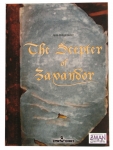 
						The Scepter of Zavandor é sobre magia e poder. Os jogadores representam jovens magos que ganharam posse do antigo conhecimento mágico, e com isso eles tentam alcançar a poderosa posição de arquimago, simbolizado pelo Cetro de Zavandor.<br />
<br />
Para aumentar o seu poder e influência, os jovens magos encantam jóias e buscam conhecimento. Um mecanismo de leilão também lhes permite adquirir artefatos e sentinelas. Pontos de Vitória são obtidos através da ativação de gemas, artefatos, sentinelas e conhecimento.					
				 -  Jogos de Estratégia -  Economia -  Jogadores com Diferentes Habilidades; Administração de Cartas; Colocação de Peças