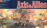 
						Axis & Allies é o jogo mais bem sucedido da série Milton Bradleys Gamemaster.<br />
<br />
Ele retrata a Segunda Guerra Mundial em grande escala, a nível global completo. Até cinco jogadores podem jogar em duas equipes diferentes. O eixo tem a Alemanha e o Japão, e os Aliados tem os EUA, o Reino Unido e a URSS. Um mapa completo do mundo é fornecido, dividido em vários pedaços semelhantes ao jogo Risk. O jogo vem com miniaturas de plástico que representam várias unidades militares durante a Segunda Guerra Mundial. Os jogadores têm à sua disposição infantaria, artilharia, caças, bombardeiros, navios de guerra, porta-aviões, submarinos, transporte de tropas, armas anti- aéreas e fábricas. Todas as unidades possuem desempenho diferente e muitas têm funções especiais. Os jogadores precisam trabalhar em conjunto com seus companheiros de equipe, a fim de coordenar as ofensivas e decidir a melhor forma de utilizar os seus pontos de produção. Os jogadores também têm a opção de arriscar recursos de produção com a possibilidade de desenvolver uma super tecnologia que pode virar a maré da guerra.<br />
<br />
Axis & Allies foi originalmente publicado pela Nova Games em 1981.					
				 -  Jogos de Guerra -  Economia; Segunda Guerra Mundial; Jogo de Cartas; Dedução -  Jogo em Equipe; Movimento de Área; Colecionar Componentes; Colocação de Peças