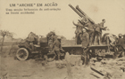 Um -Archie- em acção, uma secção britannica de anti-aviação na frente occidental : [Guerra 1914-1918]. - [S.l. : s.n., 1914-18] (Inglaterra). - 1 postal : castanho ; 9x14 cm