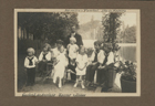Carlos I de Austria, esposa e filhos : no exílio, Funchal : [Guerra 1914-1918] [1916-18]. - 1 foto, afixada em cartão : p&b ; 7,4x10,7 cm, em folha de 9,3x13,7 cm