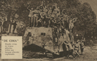 -De Cima-, dando vivas ás tropas alliadas sobre um tanque allemão capturado : [Guerra 1914-1918]. - [S.l. : s.n., 1914-18] (Grã-Bretanha). - 1 postal : castanho ; 9x14 cm