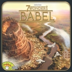 
						7 Wonders: Babel inclui dois módulos para utilização com o jogo base 7 Wonders, e eles podem ser utilizados individualmente ou em conjunto em qualquer combinação com outras expansões. <br />
<br />
Na primeira metade de 7 Wonders: Babel, os jogadores projetam as peças do tamanho de um quarto de círculo no início do jogo, antes de fazer qualquer outra coisa; cada peça retrata uma lei que afeta todos os jogadores, por exemplo, todas as cartas de recursos individuais fornecem um número infinito de recursos por turno, ou vencedores em conflitos militares recebem menos pontos do que o normal. <br />
<br />
Durante o jogo, os jogadores agora têm uma opção adicional ao descartar uma carta. Em vez de ganhar três moedas, eles colocam uma dessas cartas no próximo espaço aberto no tabuleiro circular; a lei sobre esta carta permanece em vigor até o final do jogo ou até que seja coberta. No caso de uma quinta placa ser colocada, por exemplo, é colocada no topo da primeira placa jogada. No final do jogo, os jogadores recebem pontos baseado em quantas placas  eles jogaram. <br />
<br />
Na segunda metade de 7 Wonders: Babel, uma das cinco cartas de leis é revelada de forma aleatória no início de cada Era, e um número de fichas são colocadas sobre ela, com base no número de jogadores. Esta carta impõe um imposto sobre os jogadores que querem jogar cartas de uma determinada cor. Quando um jogador paga este imposto, ele leva uma das fichas que estão nesta carta Lei. No final da Era, se todas as fichas foram removidas, então os jogadores recebem um bônus (que é descrito na carta) para cada ficha que têm; se fichas permanecem na carta, então cada jogador sem uma ficha é penalizado. <br />
<br />
Assim como o custo das cartas aumenta em cada Era, o número de recursos necessários para pagar o imposto também aumenta.					
				 -  Jogos Familiares -  Antiguidade; Jogo de Cartas; Civilização -  Ação Simultânea; Colecionar Componentes; Jogadores com Diferentes Habilidades