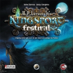 
						Ambientado no universo temático de uma das novelas de horror de HP Lovercraft, Kingsport Festival é um jogo onde o jogador controla os -caras maus-, um grupo de bizarros cultistas que tem como objetivo invocar os terrores cósmicos e ancestrais. Como altos sacerdotes do culto sombrio, os jogadores devem fazer o possível para dominar a cidade, frustrar os investigadores que tentam impedi-lo e invocar os deuses antigos. Cada jogador rola dados e aquele com a soma mais baixa joga primeiro. Na sua vez, cada jogador pode tentar invocar um dos deuses antigos usando um ou mais dos seus dados. Depois que todos os jogadores usaram seus dados ou passaram a sua vez, cada deus antigo concede uma dádiva ou presente aos cultistas que os invocaram. Os cultistas podem ter que perder pontos de sanidade para poder receber os presentes. Após os jogadores recuperarem seus dados, cada jogador, na sua vez, deve expandir seu domínio colocando seu disco para marcar um edifício conectado a algum outro que já estava marcado. Para fazer isso, ele precisa pagar recursos de domínio. <br />
<br />
Em alguns turnos, marcados com uma marca azul no calendário, um ataque acontece: primeiro uma carta de evento e depois uma de investigador são reveladas. Cada cultista deve calcular a sua força adicionando quaisquer modificadores que ele tenha devido a feitiços. edifícios, e outros efeitos do jogo. Se sua força for maior, o cultista recebe recompensas; se for menor, ele sofre penalidades.<br />
<br />
O jogo termina após a 12º rodada. O cultista com mais pontos é o vencedor. 					
				 -  Jogos Temáticos -  Horror; Espionagem -  Alocação de Trabalhadores; Administração de Cartas; Force sua sorte; Movimento Ponto-a-Ponto