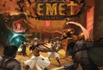 
						Um véu de sombras tomou conta das terras de Kemet. Com as almas dos combatentes flutuando sobre as terras negras do antigo Egito, um vento sombrio fornece uma nova fonte de inspiração para os deuses de Kemet. Você será capaz de dominá-lo?<br />
<br />
Ta-Seti, a primeira expansão para Kemet, adiciona várias novidades para o jogo base:<br />
- Uma nova cor de pirâmide com seus correspondentes Tiles de Poder<br />
- Uma nova fase do jogo (Amanhecer)<br />
- O caminho das almas<br />
- Novas cartas de Intervenção Divina (DI Cards)<br />
<br />
Os jogadores podem escolher quais as partes da expansão irão adicionar ao jogo, pois cada módulo funciona de forma independente ou conjunta com os demais módulos.<br />
					
				 -  Jogos de Estratégia -  Expansão para Jogo Base; Economia; Fantasia; Trens -  Campanha/ Batalhas Dirigidas por Cartas; Controle/Influência de Área; Movimento de Área; Jogadores com Diferentes Habilidades