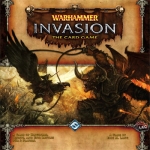 
						Warhammer: Invasion The Card Game é um jogo de cartas para dois jogadores de guerra intensa, gestão de reino inteligente, e aventura épica. Os jogadores devem alocar cuidadosamente os seus recursos, que procuram construir o seu reino, completar missões, e atacar a capital do inimigo. Jogos demoram em média de 25-45 minutos.<br />
<br />
Você vai jogar com os indestrutíveis e rancorosos Anões, com o Império astuto e manobrável, com os Orcs selvagens e destrutivos, ou com a entropia e as forças mutantes do Chaos? Ou será que você inteligentemente criará uma aliança, jogando com o poder combinado das forças de qualquer Ordem ou Destruição?					
				 -  Jogos Customizáveis -  Jogo de Cartas; Fantasia; Luta -  Administração de Cartas; Rolagem de Dados; Leilão; Movimento Ponto-a-Ponto