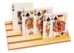 
						Card Holders (Card Trays) são acessórios utilizados em jogos para segurar as cartas de maneira mais fácil. Existem diversos modelos no mercado, de variados materiais e diferentes formas de uso.<br />
<br />
Muitas vezes reduz o espaço necessário para se jogar um determinado jogo e normalmente elimina a necessidade de segurar as cartas com as mãos.					
				 -  Jogos Festivos -  Jogo de Cartas; Fantasia; Medieval -  Administração de Cartas; Seleção de Cartas